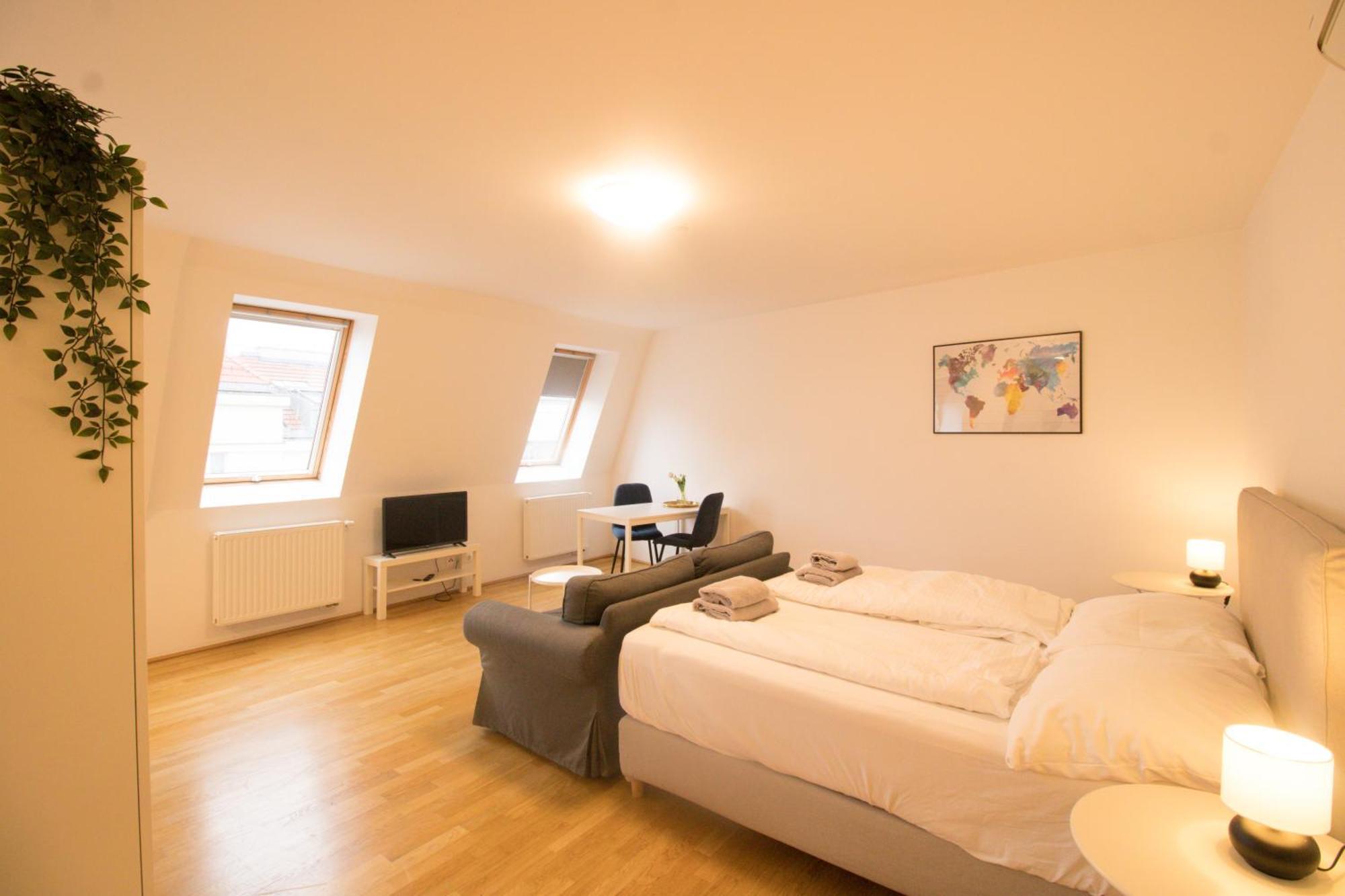 Between Schoenbrunn&the City Center. Apt. 40 Wenen Buitenkant foto